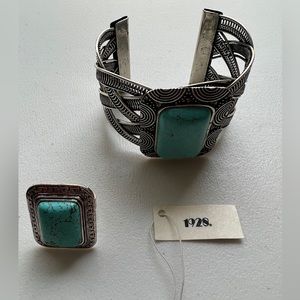 NWT 1928 blue stone silvertone adjustable ring & bracelet set. Bohemian fashion